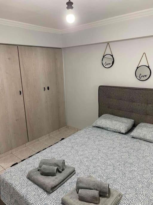 Olas 1-Bedroom Apartment Near The Center Of Атина Екстериор снимка