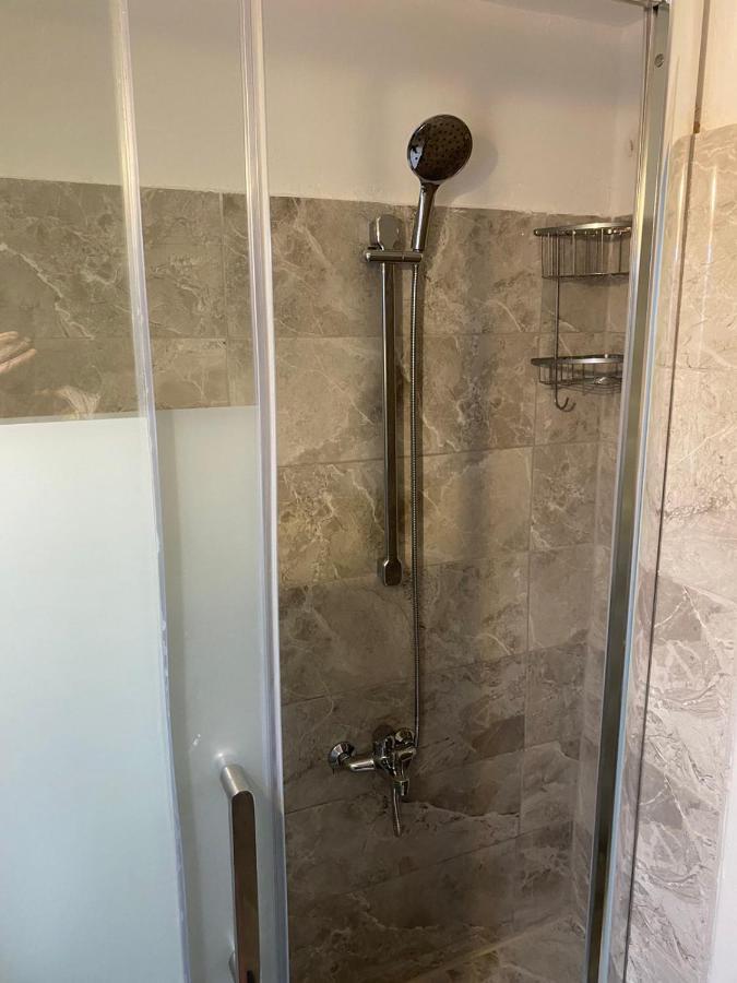 Olas 1-Bedroom Apartment Near The Center Of Атина Екстериор снимка