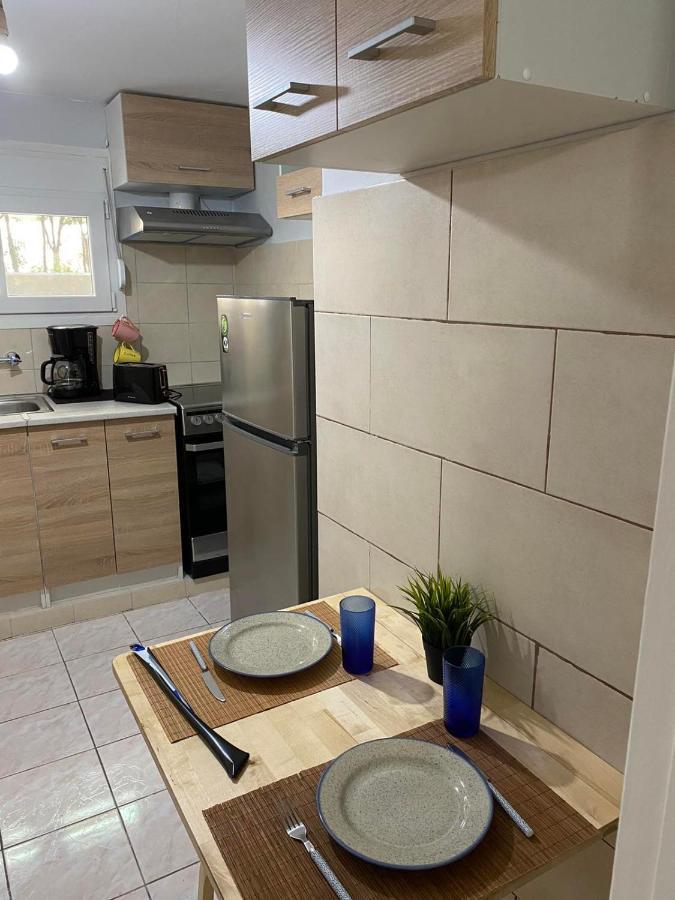 Olas 1-Bedroom Apartment Near The Center Of Атина Екстериор снимка