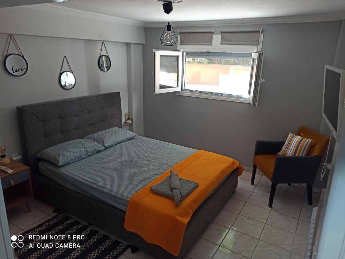 Olas 1-Bedroom Apartment Near The Center Of Атина Екстериор снимка
